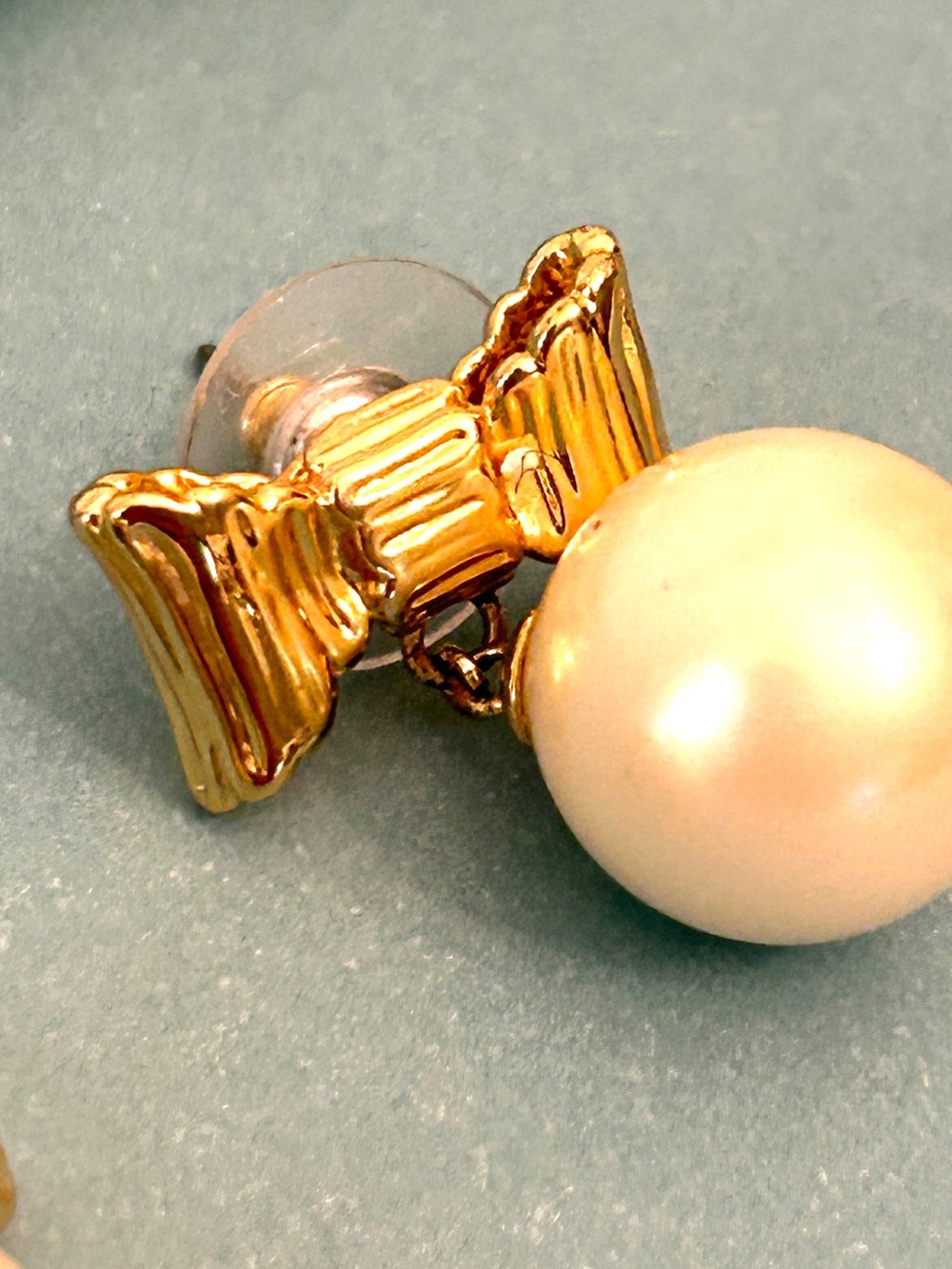 Kate Spade Pearl Bead Bracelet and Earrings Set in Cream and Gold - Picture 5 of 8